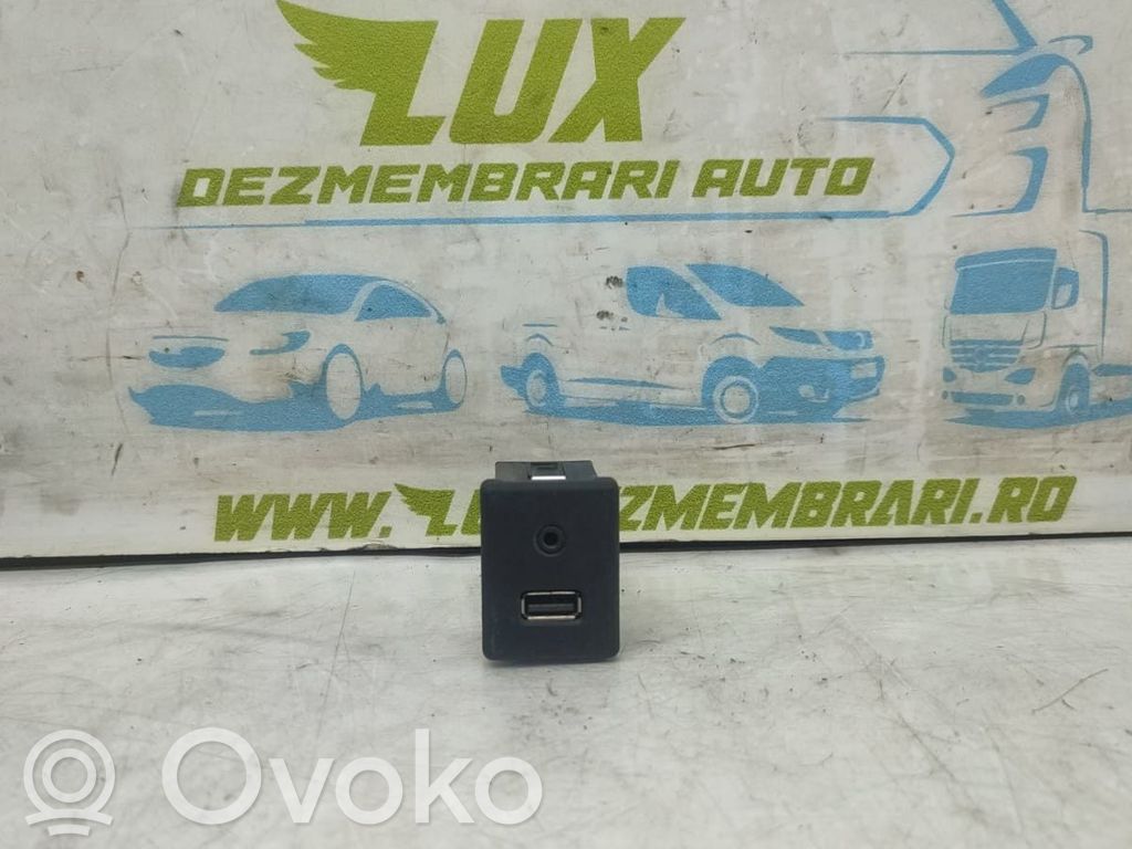 Opel Mokka USB-pistokeliitin 