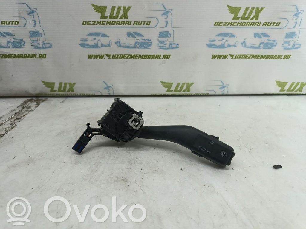Volkswagen Golf V Commodo d'essuie-glace