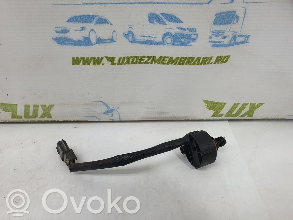 Fuel level sensor   70370541