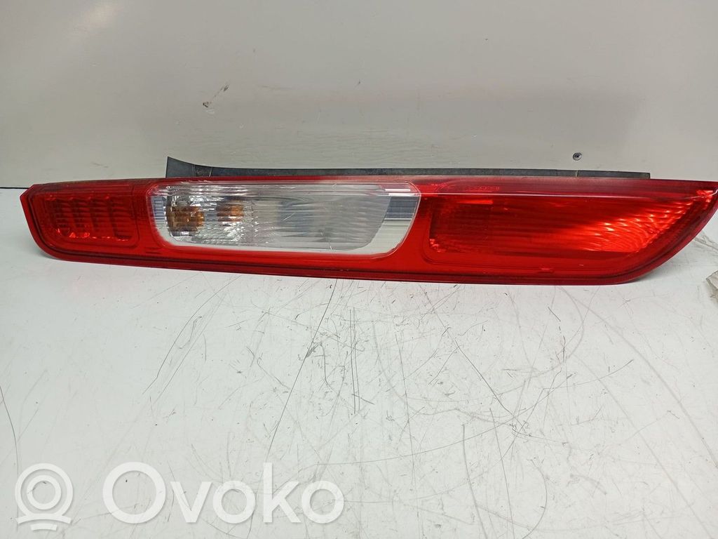 Ford Focus Luz trasera/de freno 