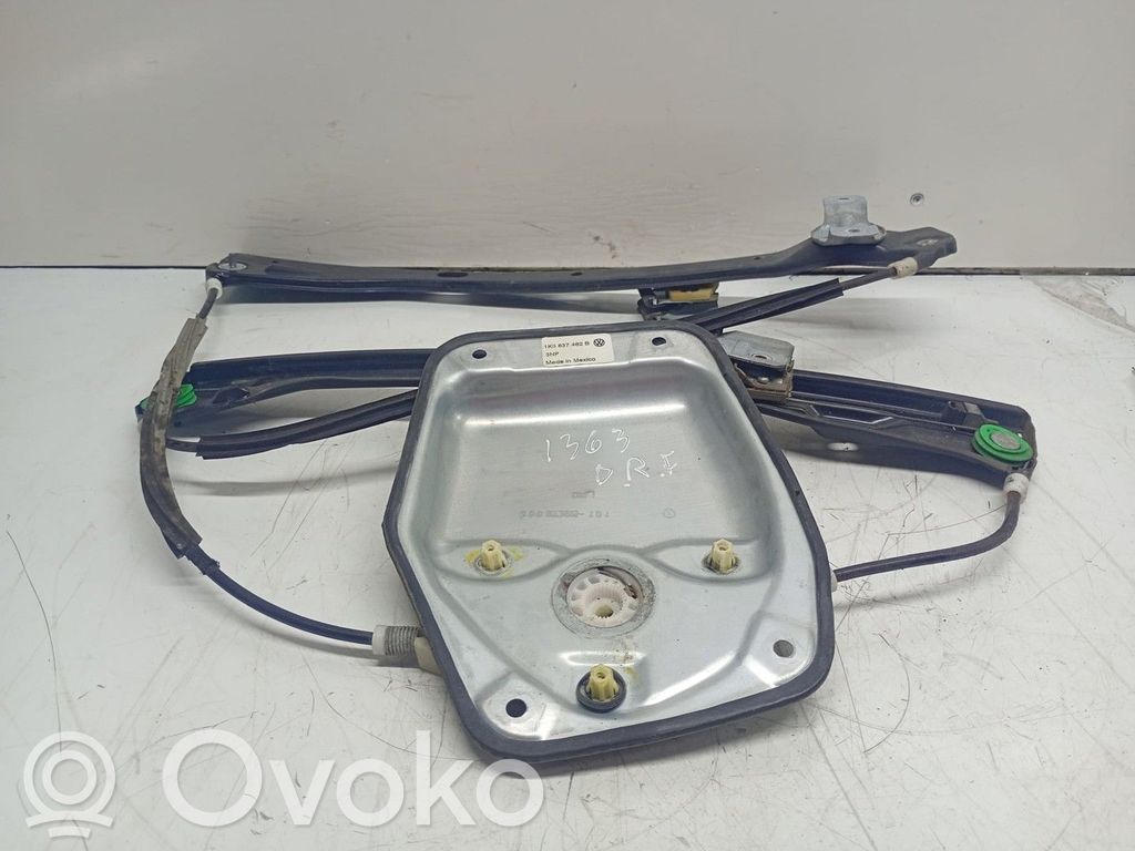 Volkswagen Golf V Alzacristalli della portiera anteriore con motorino