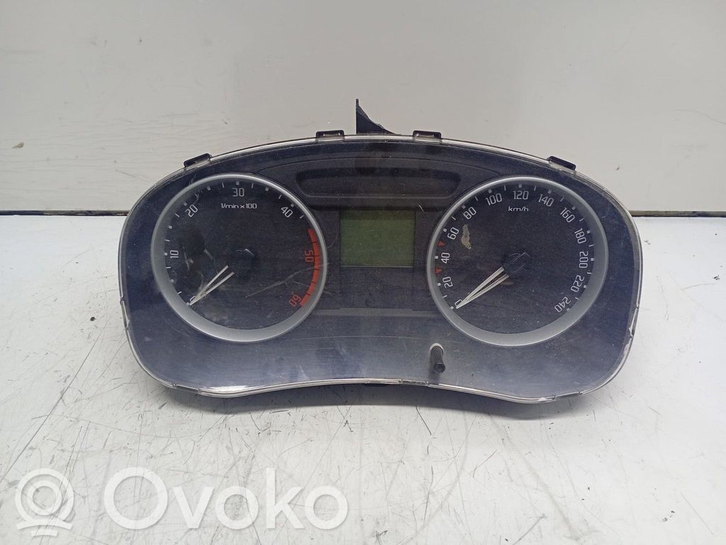 Skoda Fabia Mk2 (5J) Altre parti del cruscotto 