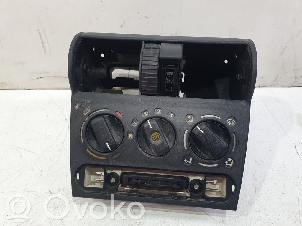 Opel Corsa B Air conditioning (A/C) switch 