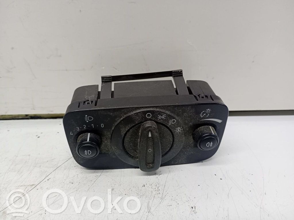 Lichtschalter   AV6T13A024CC