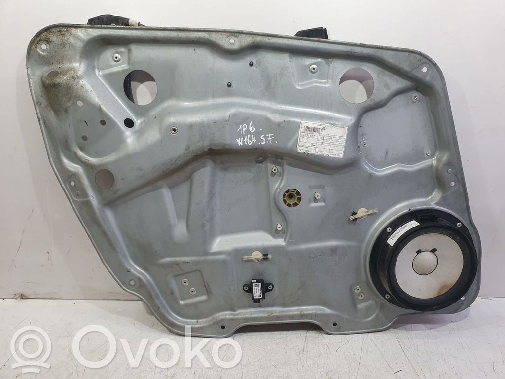 Mercedes-Benz ML W164 Alzacristalli della portiera anteriore con motorino
