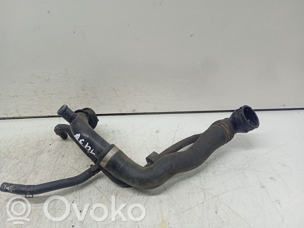 Volkswagen PASSAT B6 Tubo flessibile del liquido di raffreddamento del motore 