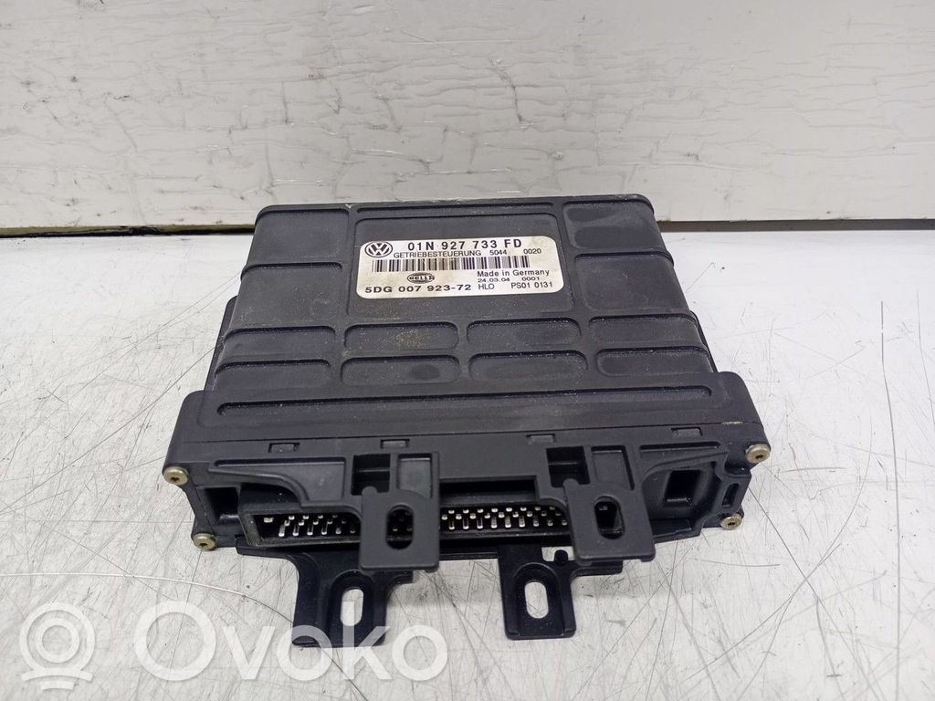 Volkswagen PASSAT B5.5 Module de contrôle de boîte de vitesses ECU 