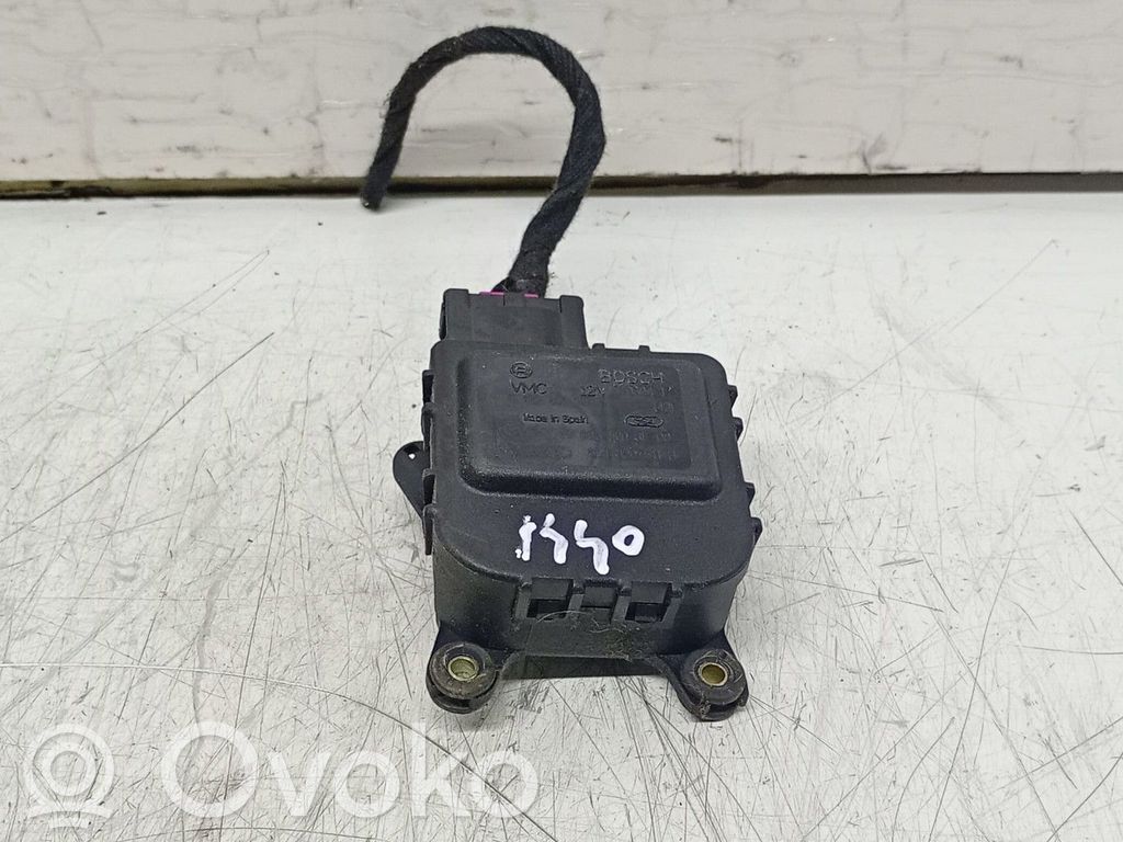Volkswagen PASSAT B5.5 Actuator/motor clapetă debit aer A/C 