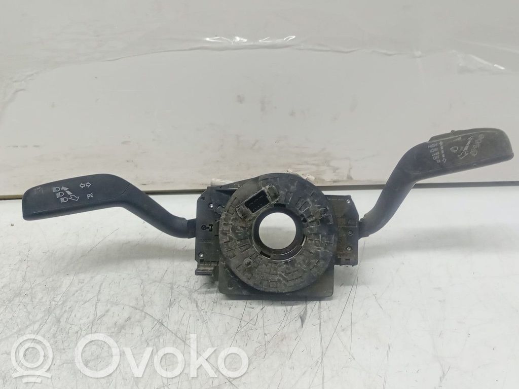 Skoda Fabia Mk2 (5J) Pulsanti/interruttori sul volante 