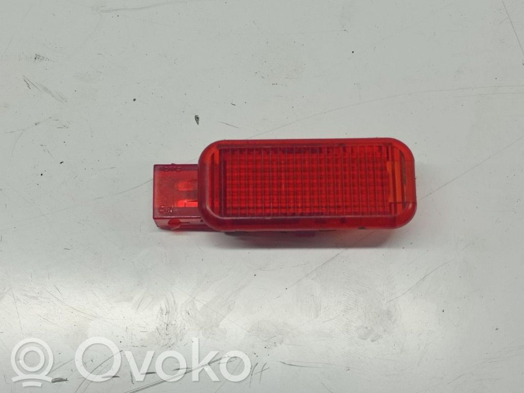Audi A6 S6 C5 4B Luce interna per portiera anteriore 