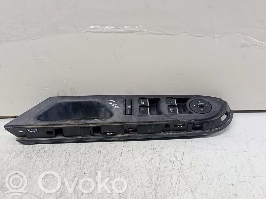 Interruptor de la ventanilla de ventilación   AM5T14A132AA
