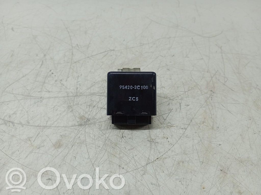 Releen moduulikiinnike   954202C100