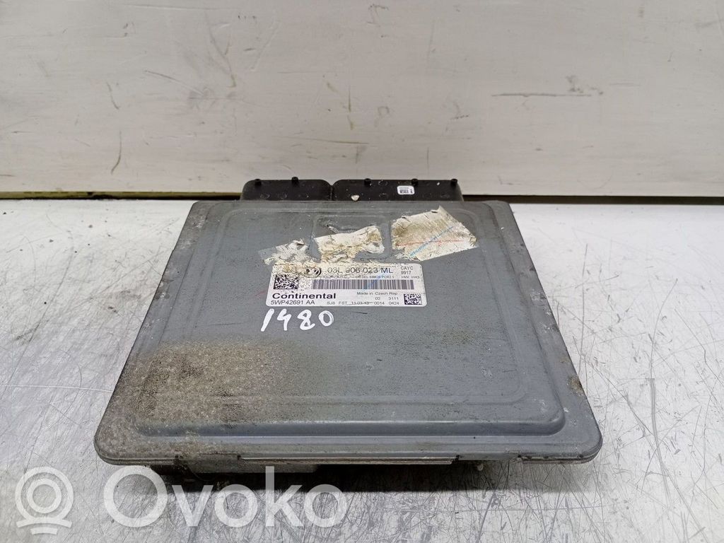 Volkswagen Jetta VI Centralina/modulo motore ECU 