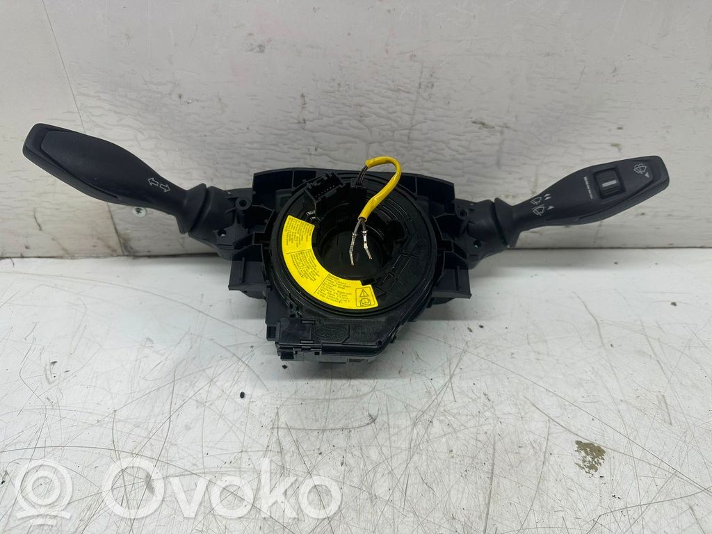 Ford Fiesta Butoane/comutatoare pe volan 