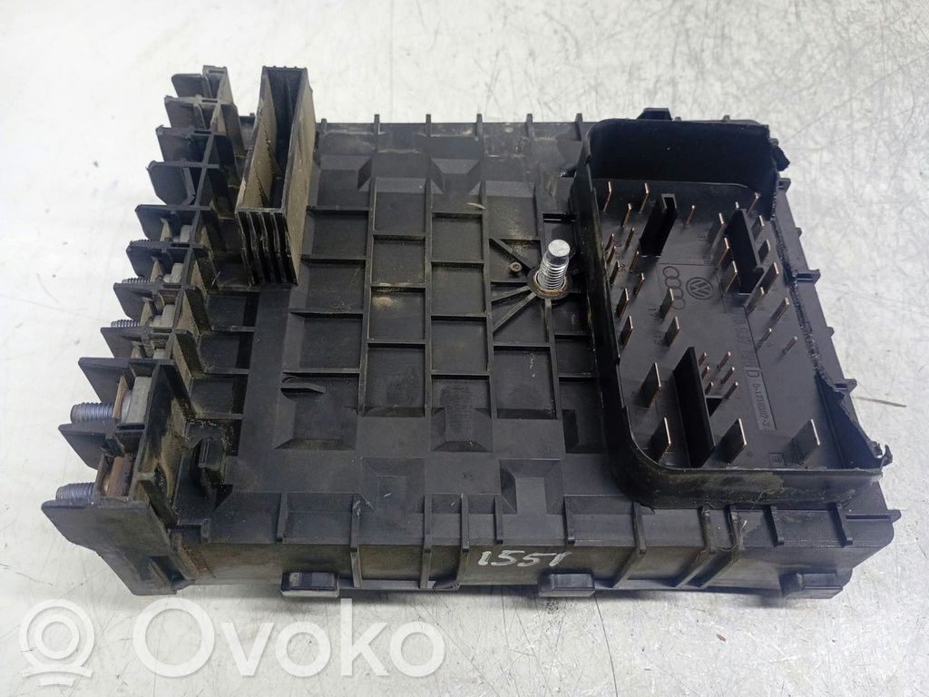 Skoda Octavia Mk2 (1Z) Skrzynka bezpieczników / Komplet