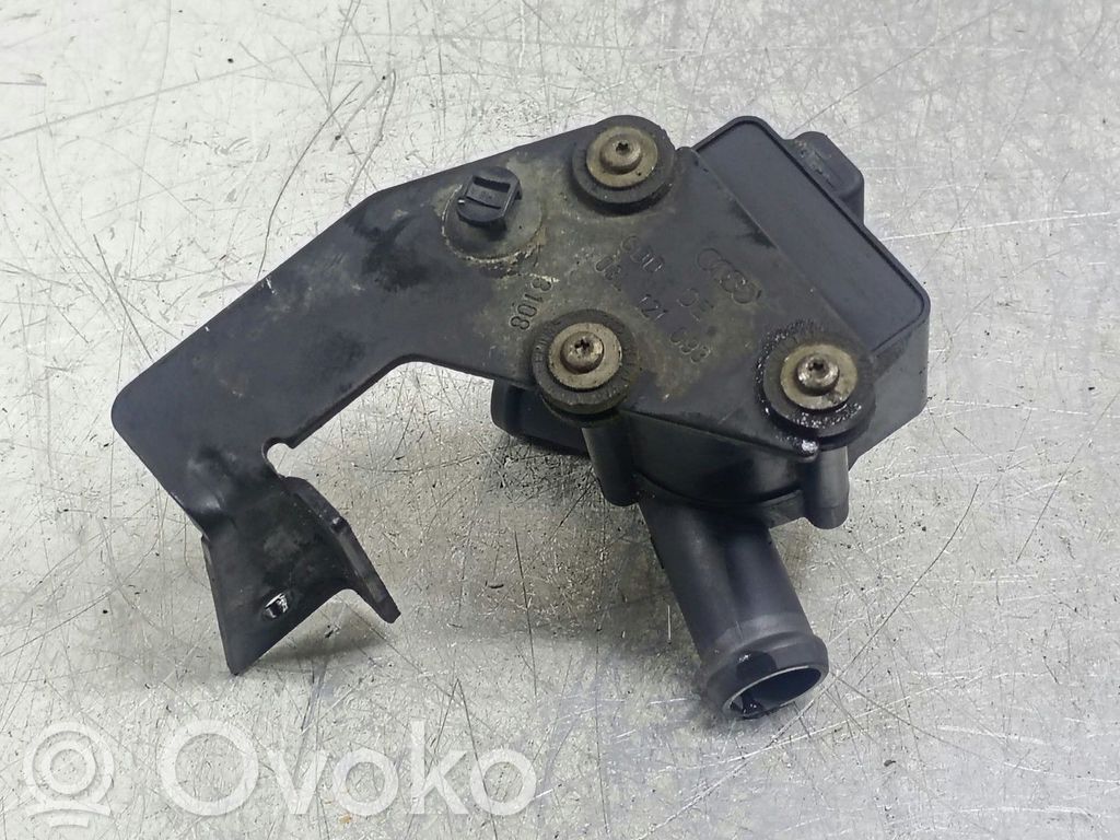 Audi A4 S4 B8 8K Vandens pompa 