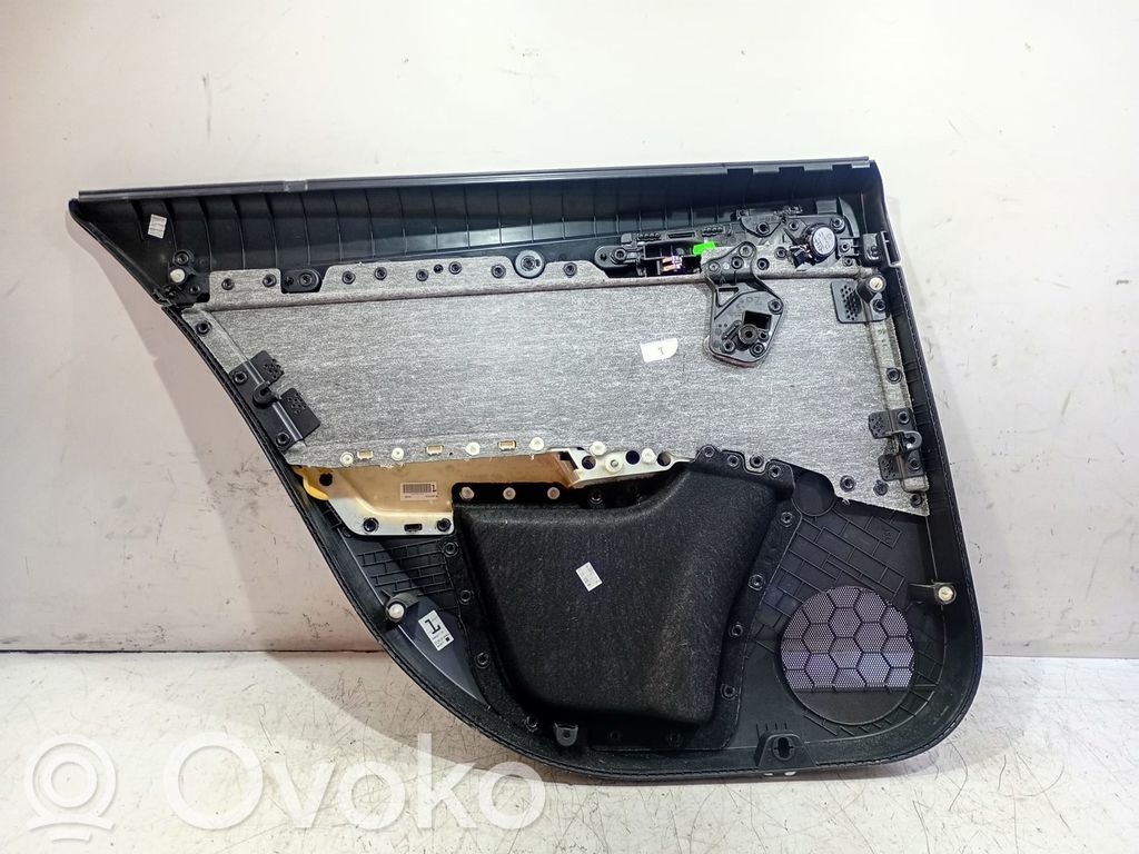 Skoda Octavia Mk3 (5E) Takaoven verhoilu