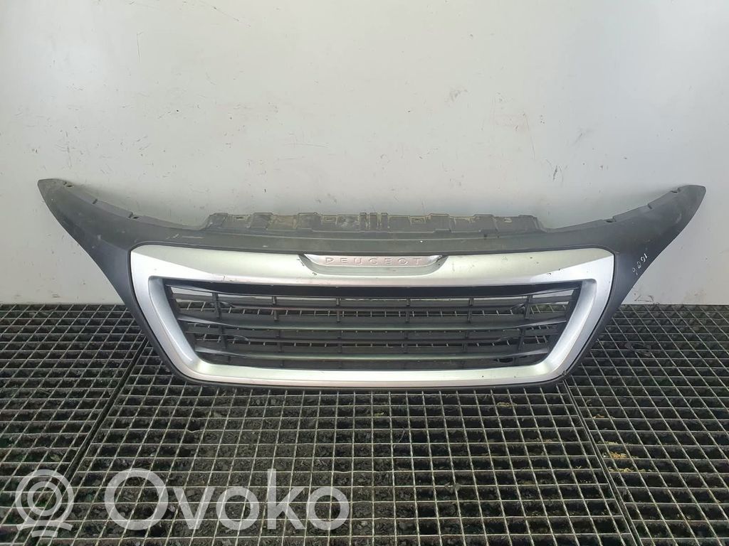Peugeot Boxer Etupuskurin alempi jäähdytinsäleikkö 