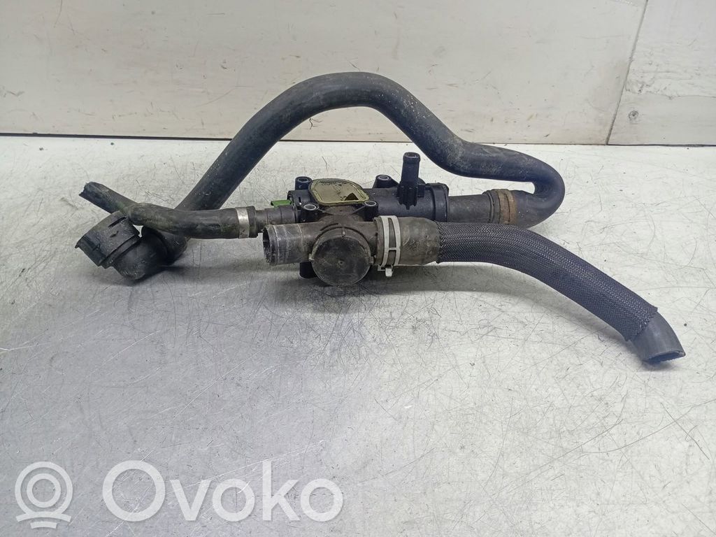 Ford Mondeo Mk III Obudowa termostatu 