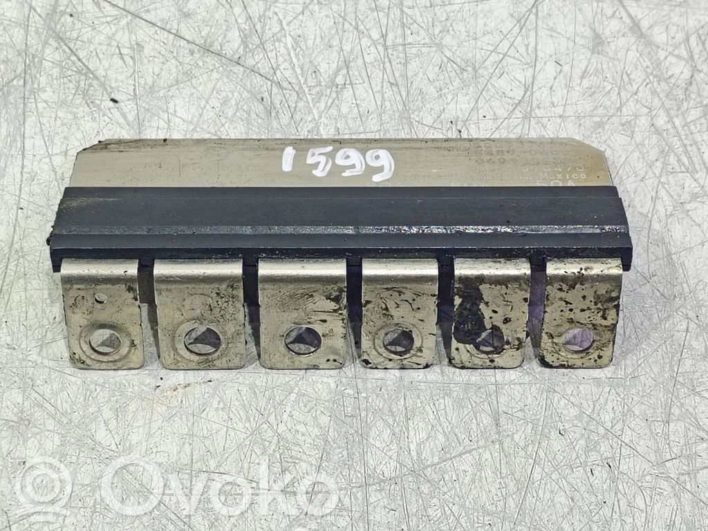 Volkswagen PASSAT B8 Skrzynka bezpieczników / Komplet 