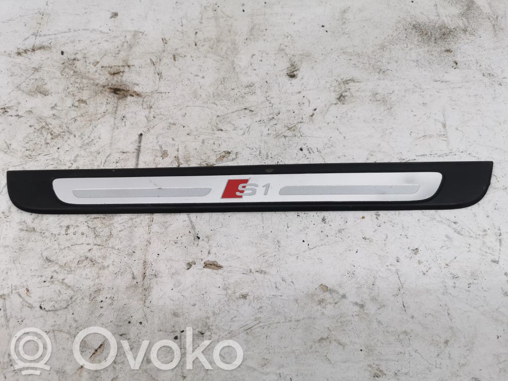Audi A1 Etuoven kynnyksen suojalista 