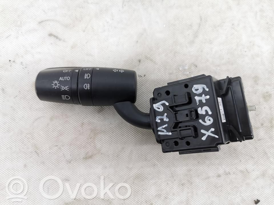 Mazda CX-3 Light switch 