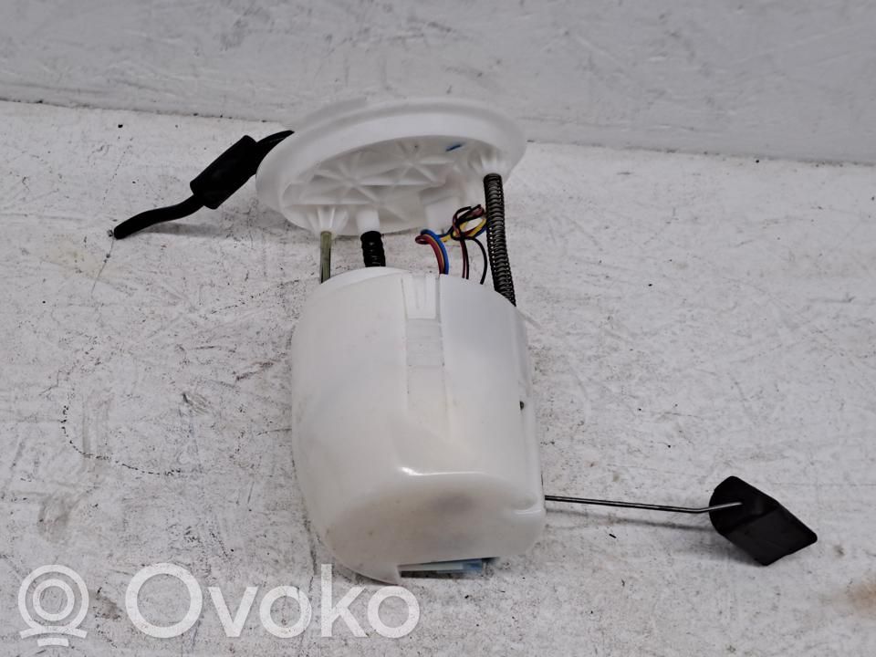 Mazda CX-30 Bomba interna de combustible 