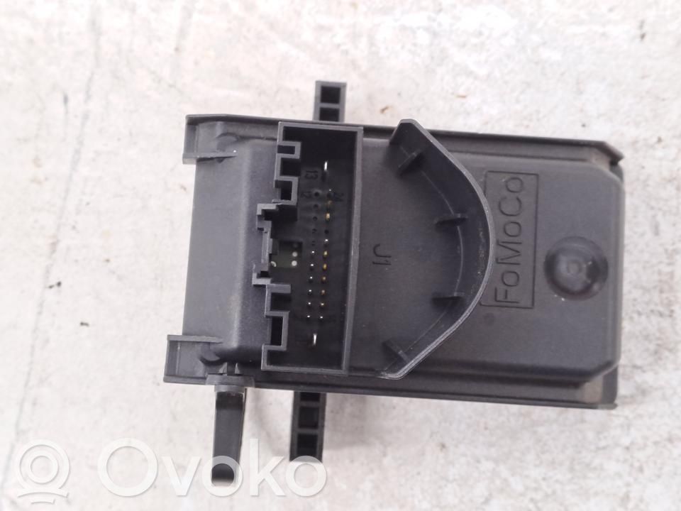 Ford Focus Gateway control module 