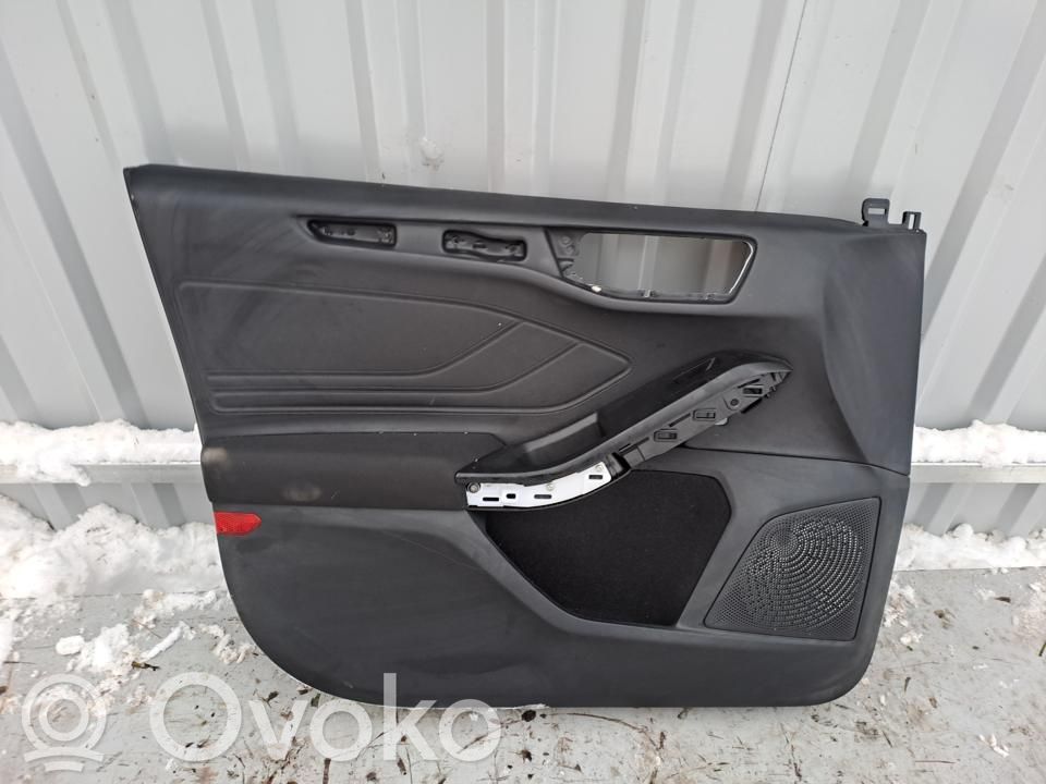 Ford Focus Обшивка передней двери 