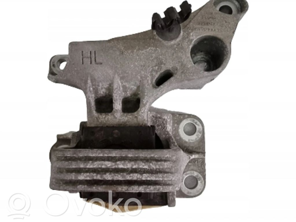 Renault Megane III Engine mounting bracket 