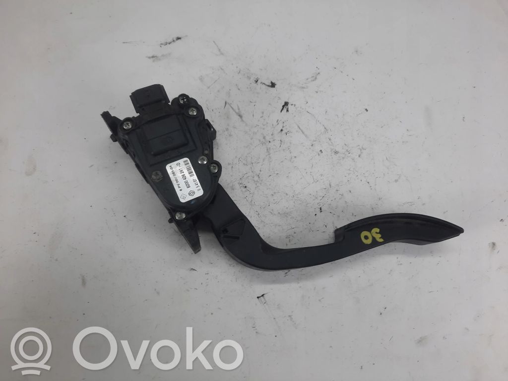 Renault Twingo II Akceleratoriaus pedalas 