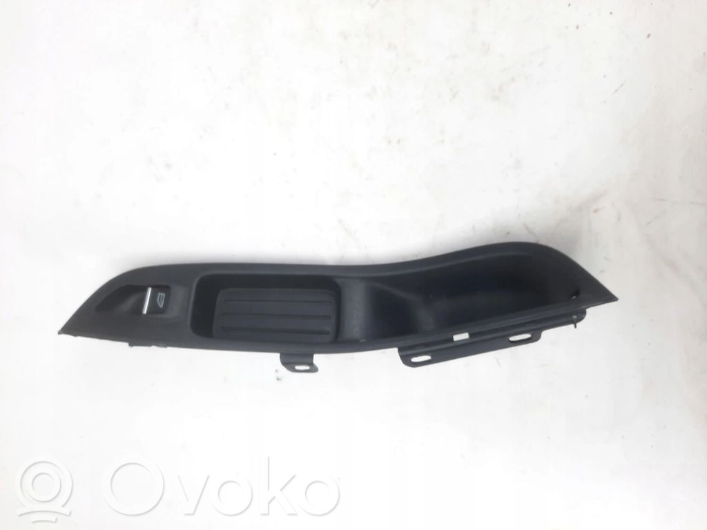 Electric window control switch   BM51A240A40A