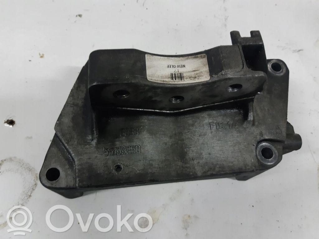 Opel Corsa D Engine mounting bracket 