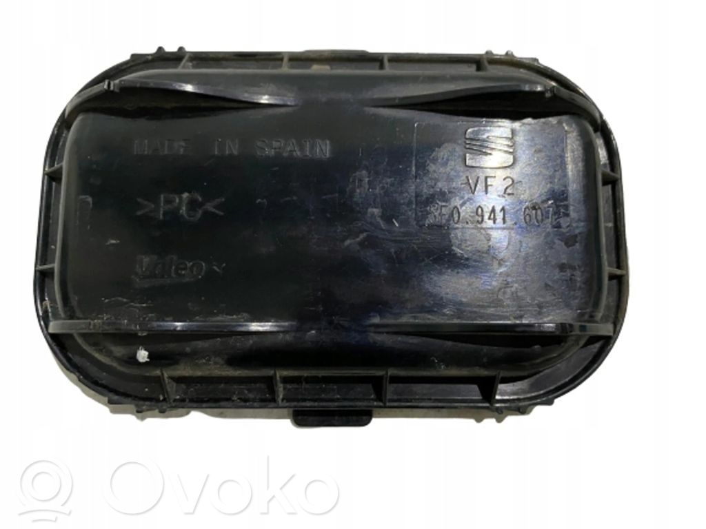 Seat Leon (5F) Capac bec far 