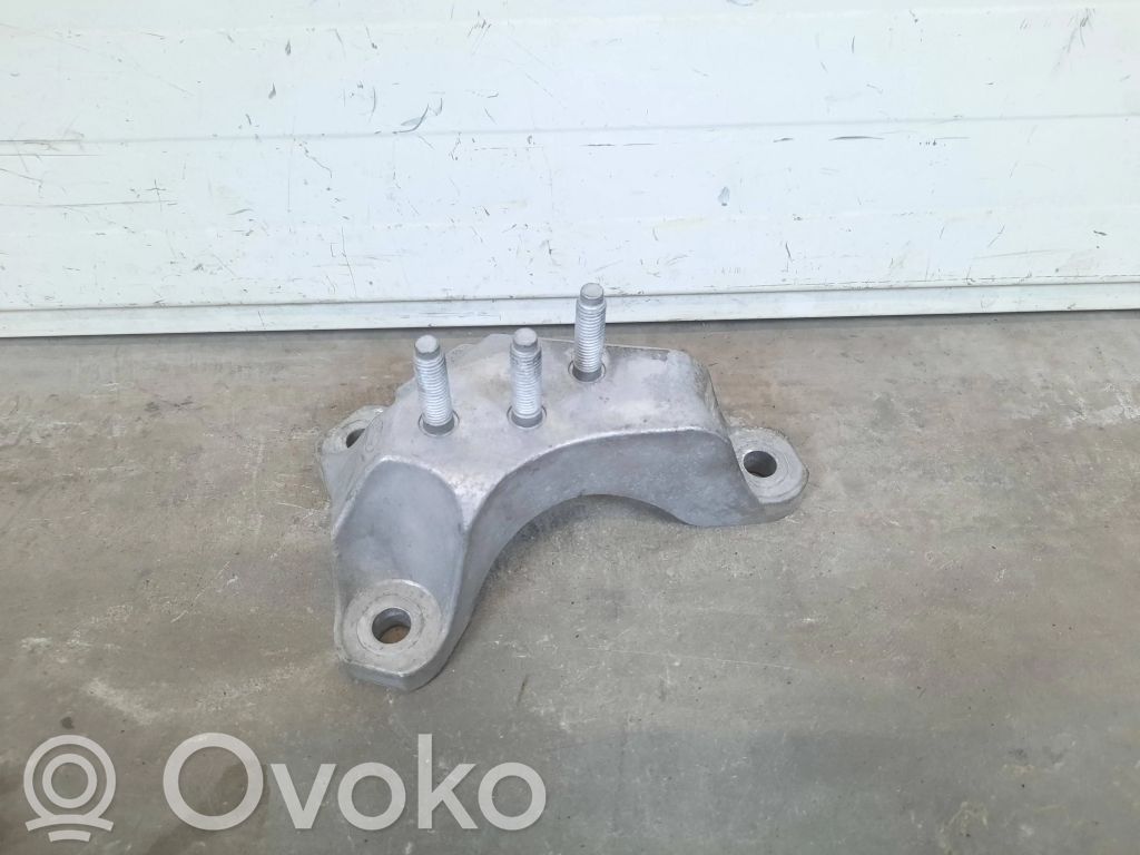Ford Fiesta Engine mount bracket 