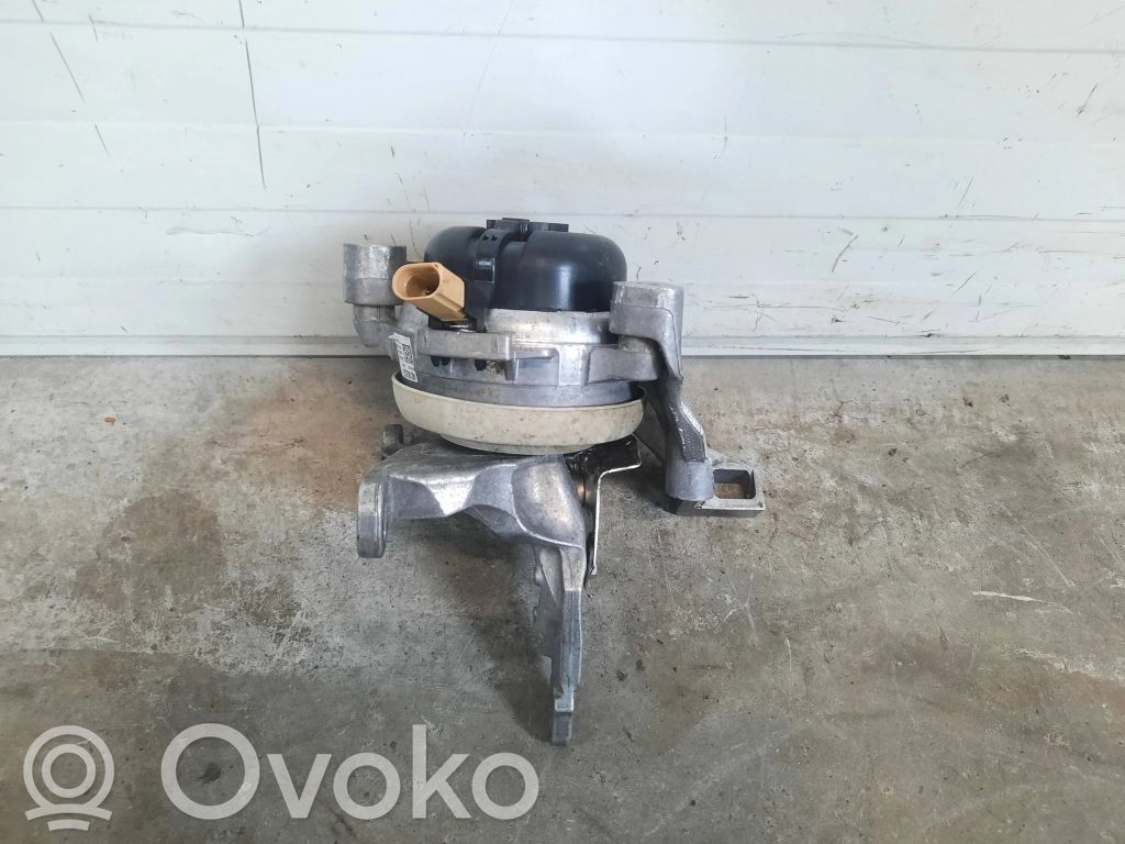 Audi Q8 Engine mount bracket 