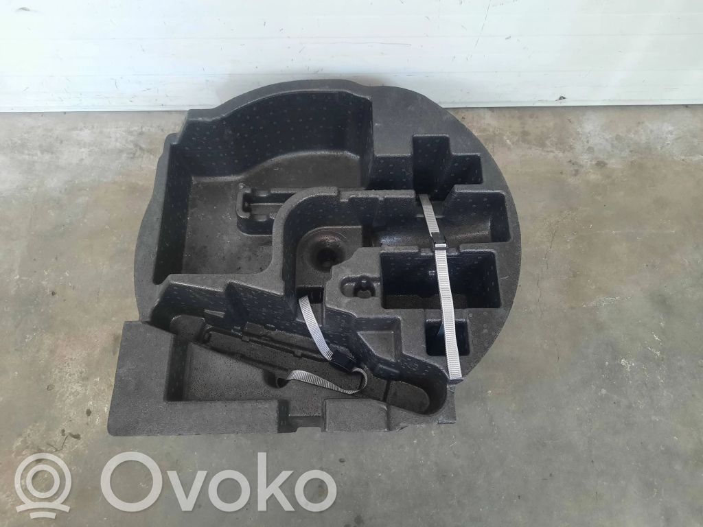 Audi Q8 Työkalusarja 