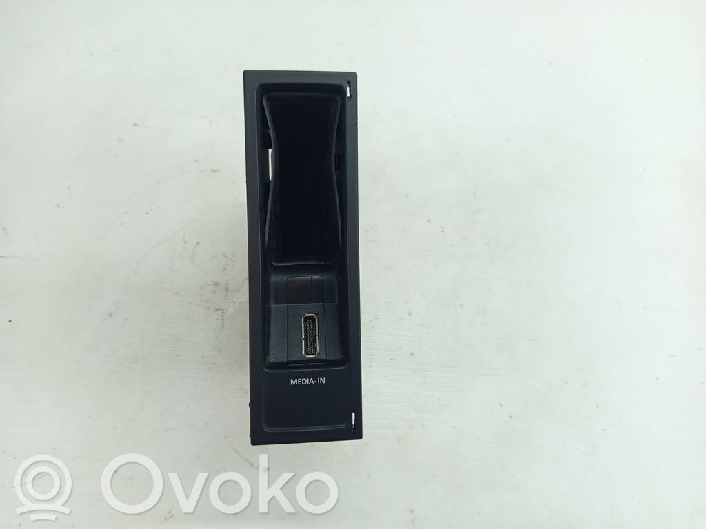 Volkswagen Golf VI Head unit multimedia control 