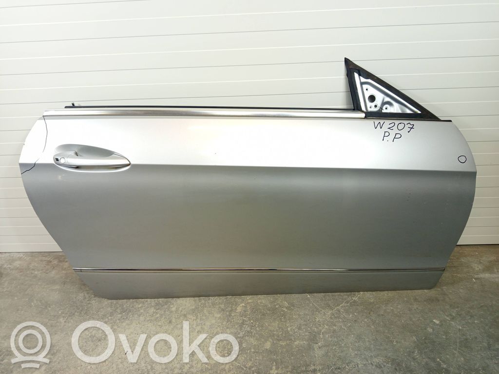 Mercedes-Benz E C207 W207 Priekinės durys 