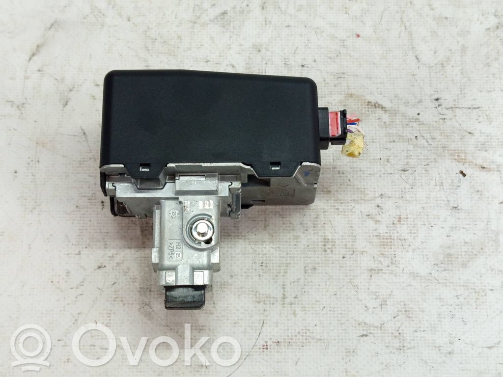 Nissan Juke II F16 Steering wheel lock 