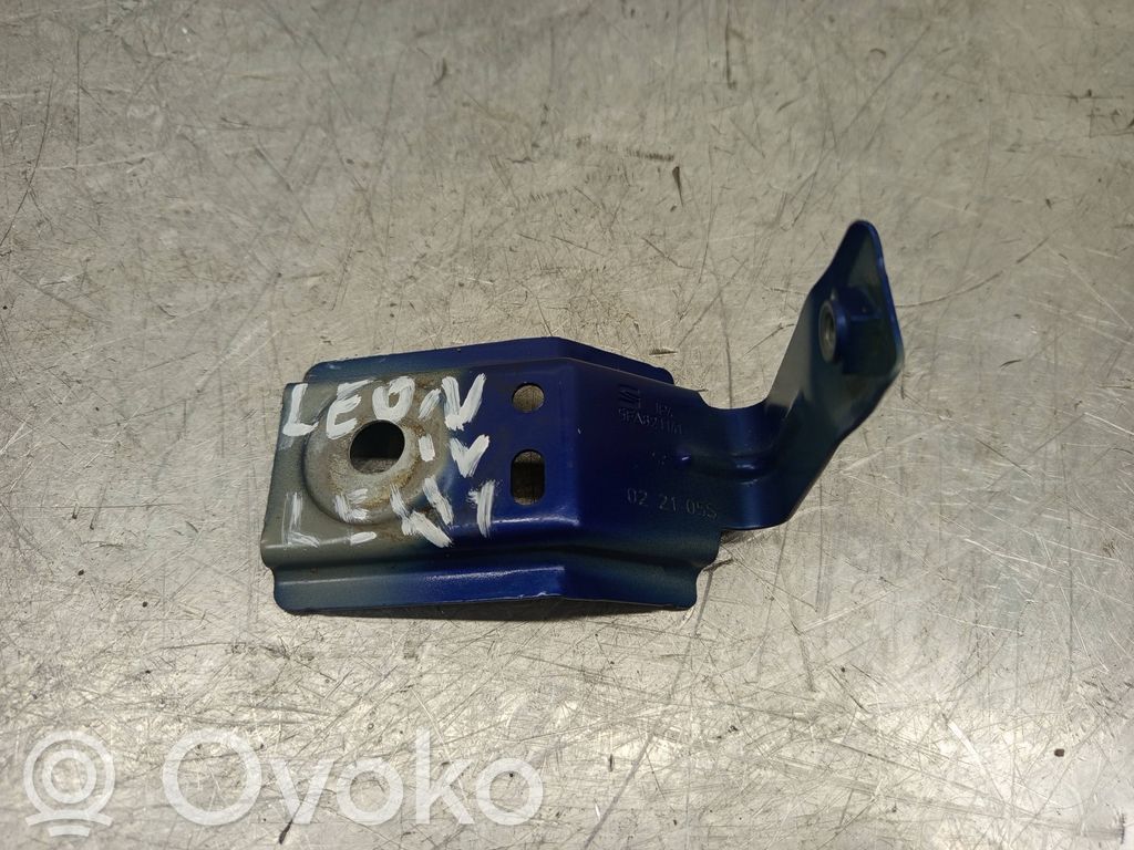 Seat Leon IV Halterung Kotflügel 