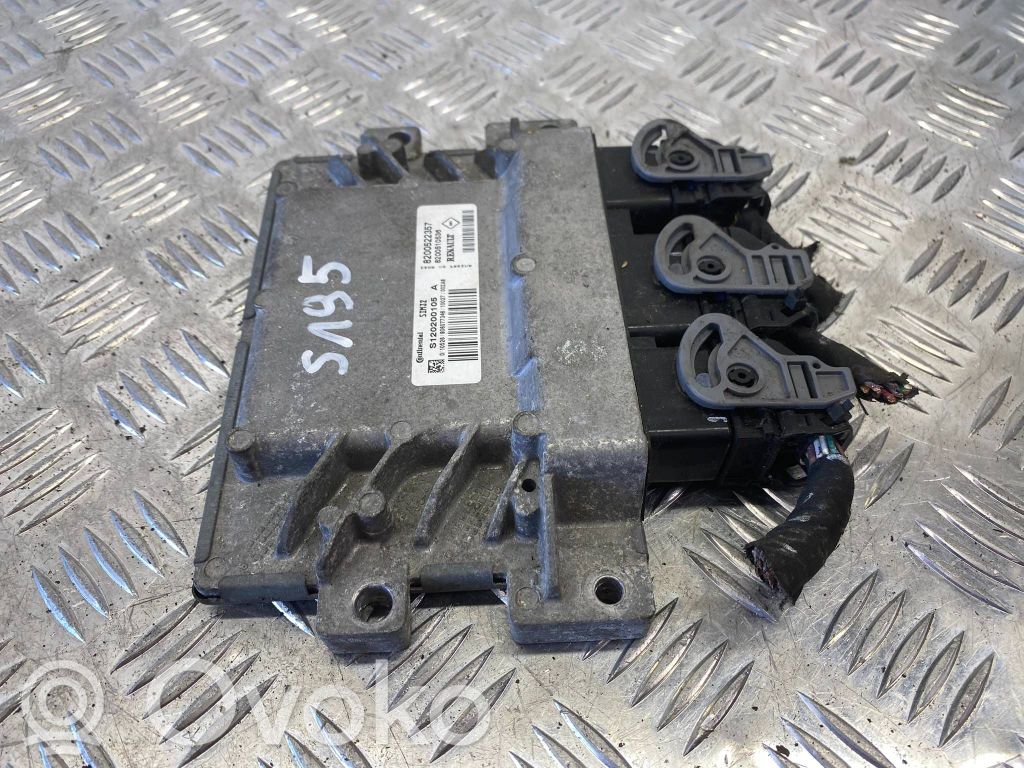 Unidad de control/módulo del motor   8200522357,S120200105A,8200510536