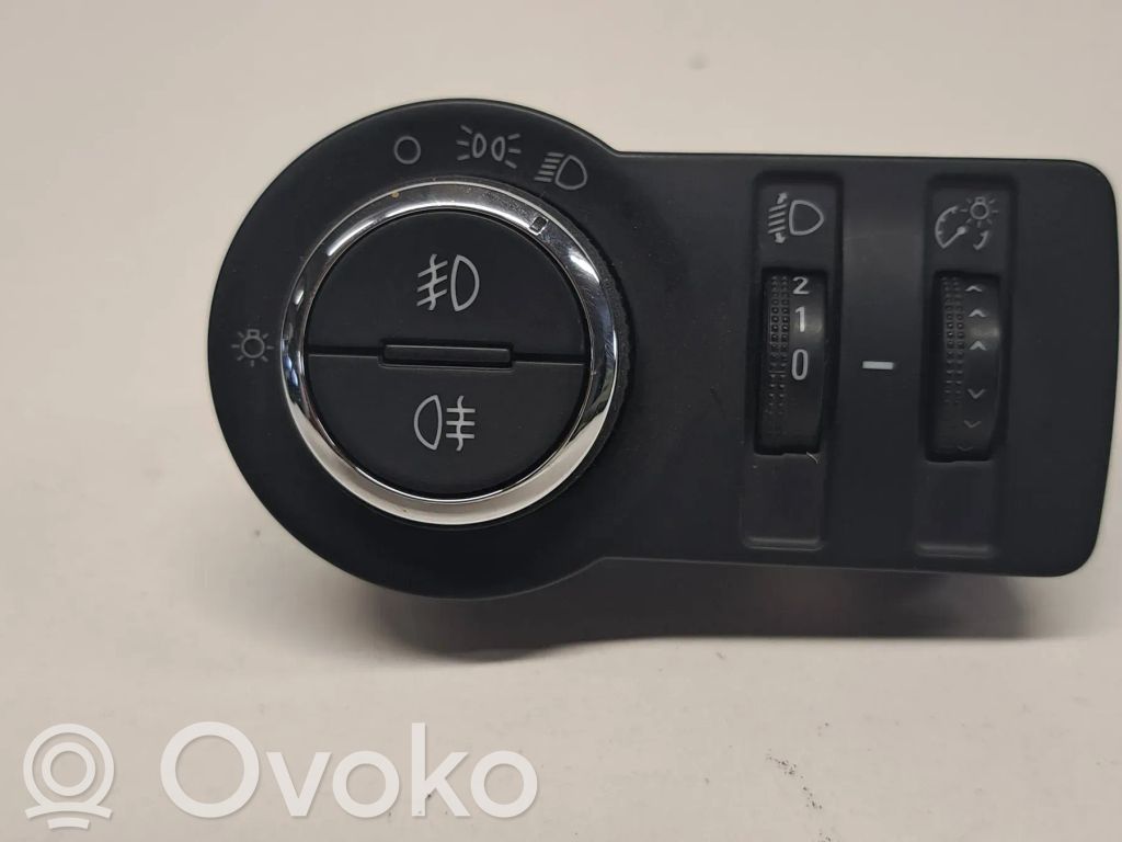 Opel Astra J Light switch 