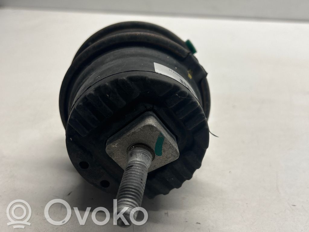 Chevrolet Camaro Engine mount bracket 