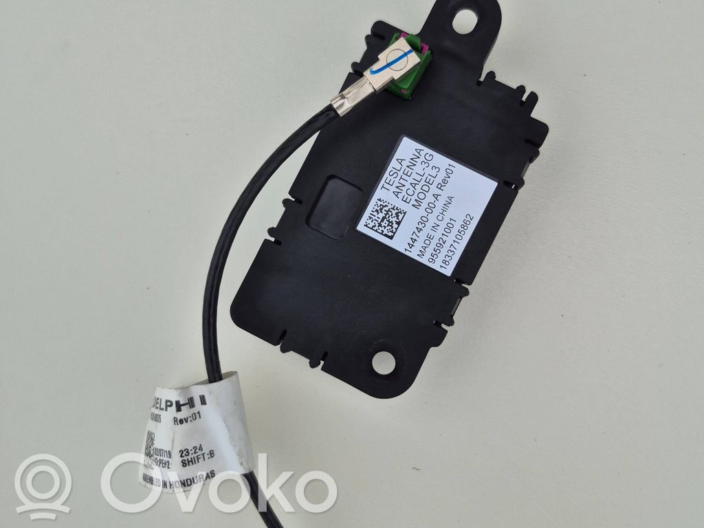 Tesla Model 3 Antenos stiprintuvas 