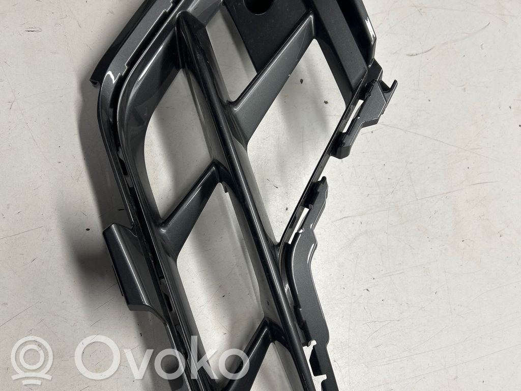 Cupra Leon Front bumper lower grill 