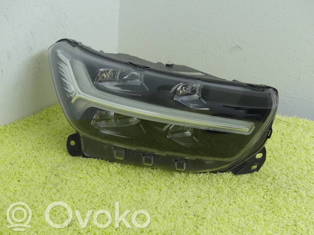 Volvo XC40 Headlight/headlamp 