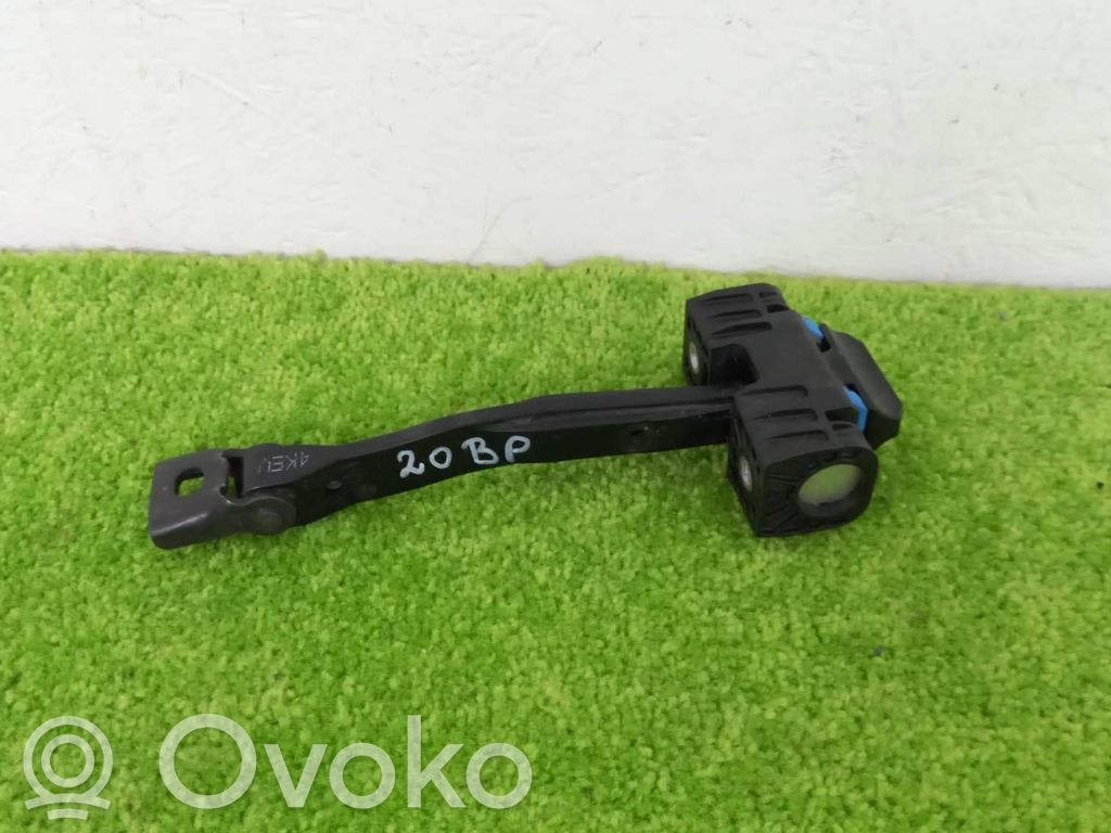 Audi E-tron GT Etuoven pidätin 