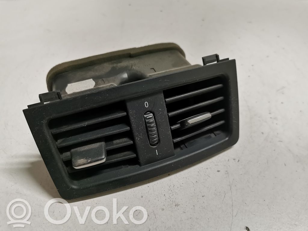 BMW 3 E90 E91 Oro grotelės gale 