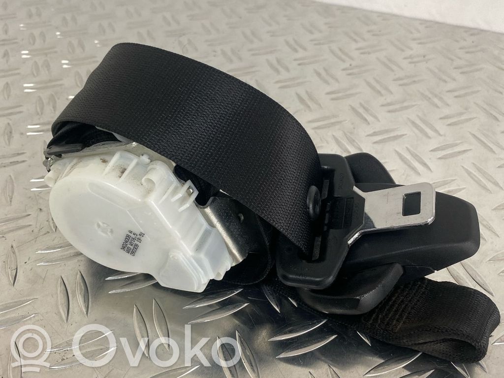 BMW 1 E82 E88 Front seatbelt 
